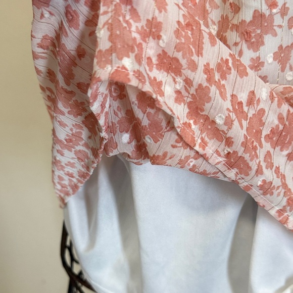 Chic Floral Ruffle Blouse - Soft Pink - Picture 6 of 9
